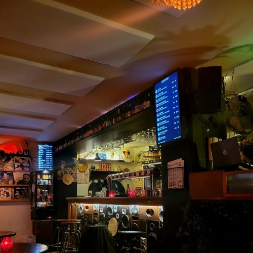 Speciaalbier & Vintage Vibes: Waarom The Gainsbar mijn nieuwe favo plekin Kortrijk is 🍻